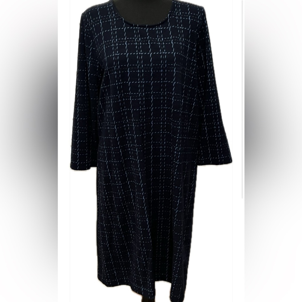 Long navy dress with blue lines